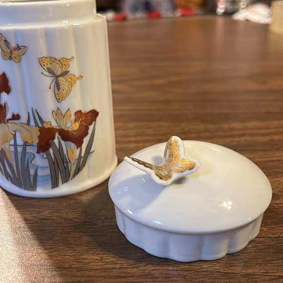 Butterfly Ceramic Container - Picture 5 of 9